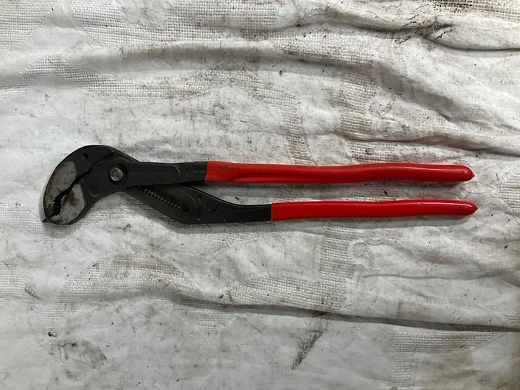 KNIPEX 22” CHANNEL LOCKS Lot 123, SNAP ON TOOL AUCTION, 12/18/2021