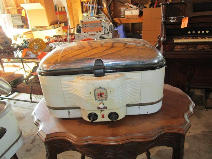 5368 • Vintage Nesco Roaster Lot 5368, Estate Moving Sale 1800's
