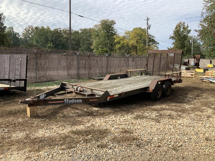 2004 Hudson HSE184T T/A Flatbed Trailer Lot GK1359, Equipment Auction Farm Equipment
