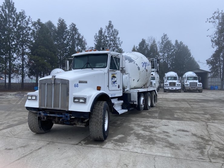 1996 Kenworth TriAxle Mixer Truck Lot 86, Day 1 Public Live