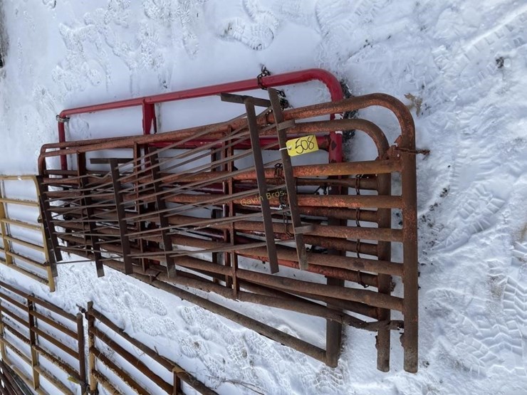 10 2 12 Gates 2 hog Panels Lot 508 January Farm Consignment 1 27 2022 Gavin Bros 