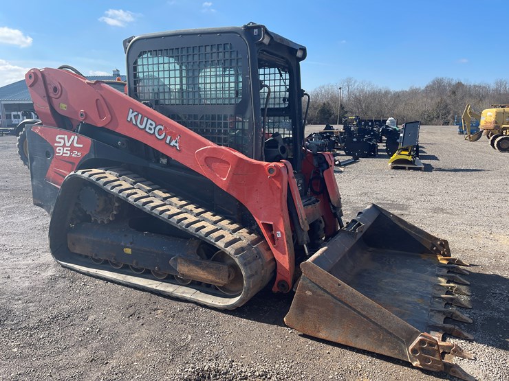 KUBOTA SLV95 2S Lot , 2 Day PreSeason ABSOLUTE Equipment Auction