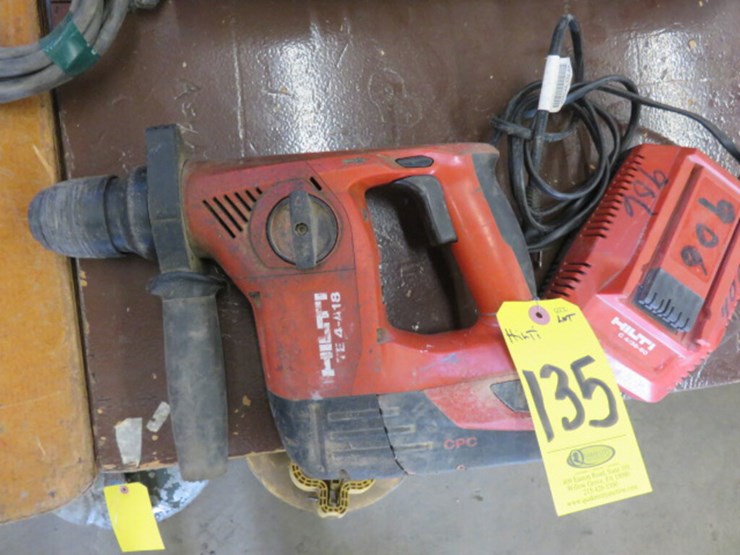 HILTI TE4A18 CORDLESS HAMMER DRILL WITH BATTERY AND CHARGER Lot 135