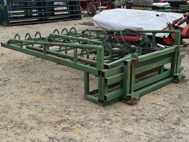 BALE GRABBER Lot 6740, Huge 2Day Public Auction Farm and Ranch