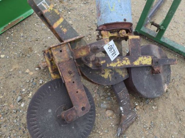 GOPHER PLOW Lot 6781, Huge 2Day Public Auction Farm and Ranch