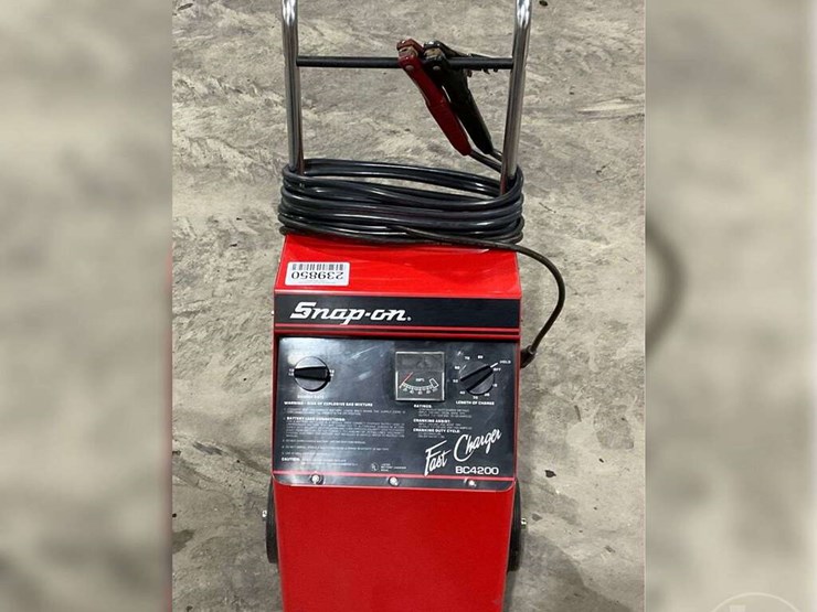 SNAPON FAST CHARGER BC4200 BATTERY CHARGER Lot 144, Tools
