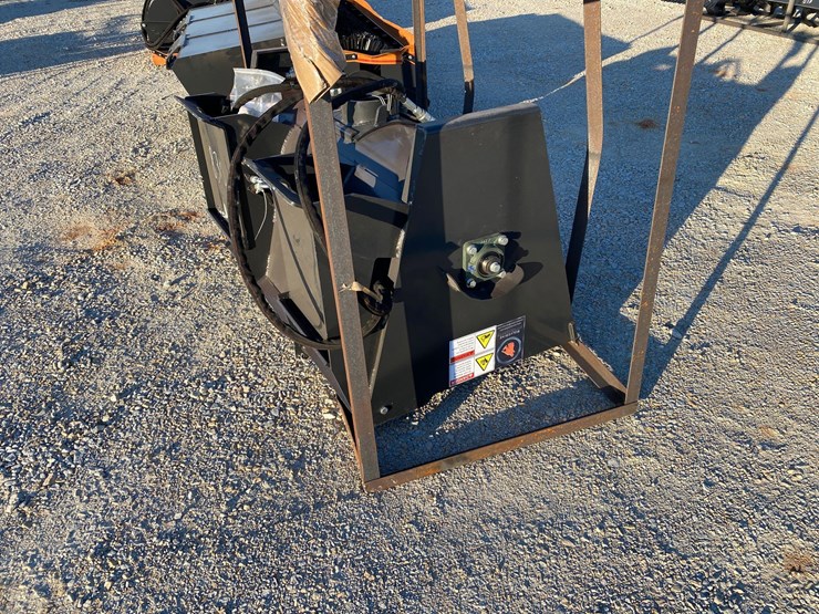 830 • Wolverine Skid Steer Concrete Mixer Lot 830, Equipment