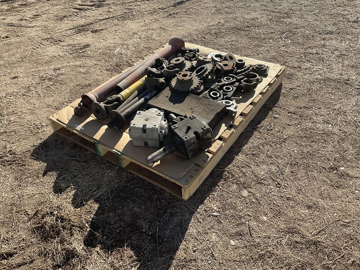 Big 12 Grain Cart Parts Lot GV8730, Equipment Auction Farm