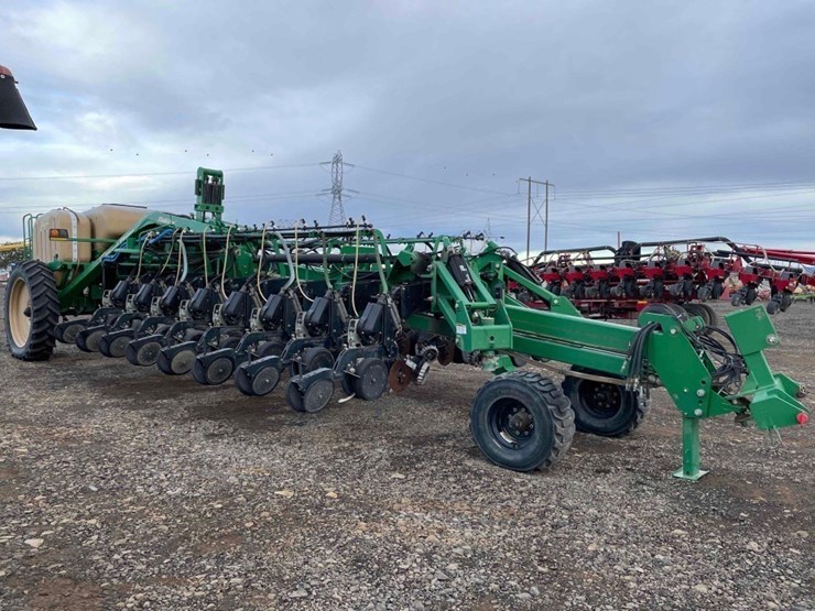 Great Plains Planter Lot 232, March Dodson Virtual Equipment Auction