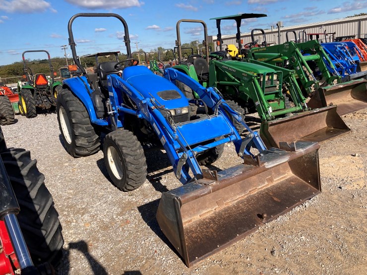 NEW HOLLAND TC40 Lot 13169, Tractor & Equipment Auction, 3/2/2022