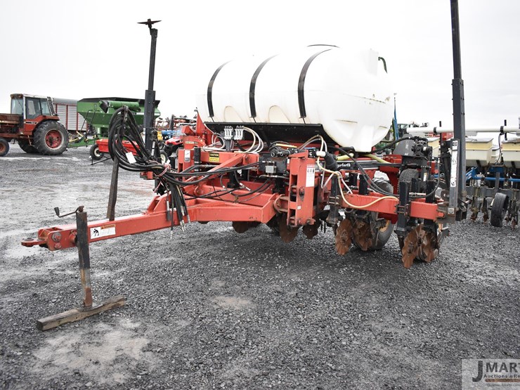 4480 • Unverferth 6 row zone till cart Lot 4480, March 2022