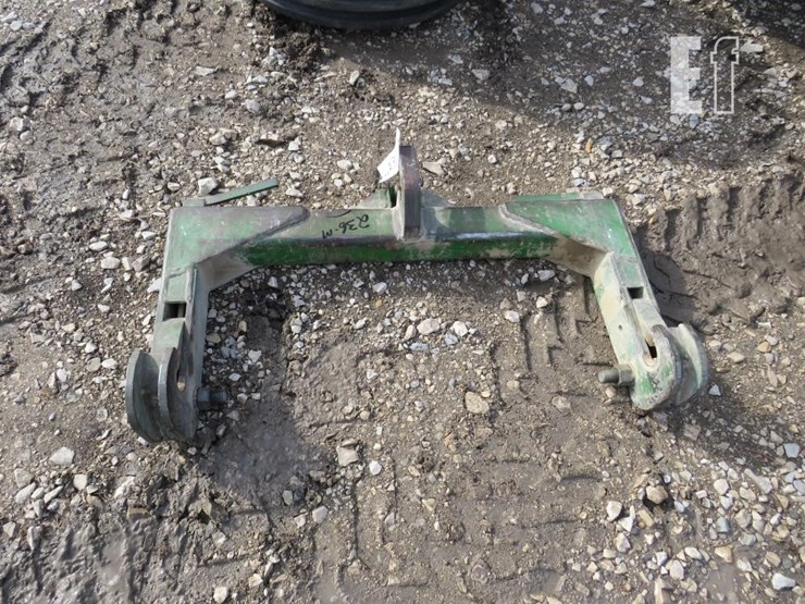 CAT II QUICK HITCH HITCH Lot 236, Pocahontas Machinery Auction