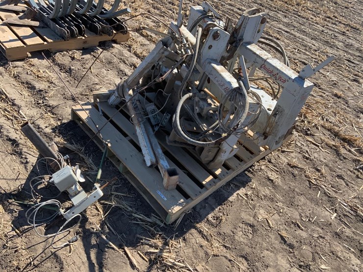 The Guide Quick Hitch Guidance Hitches Lot HA7647, Farm Equipment