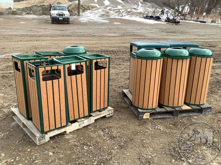 TRASH CANS Lot 3243, NATIONAL COMMERCIAL TURF AND GOLF COURSE