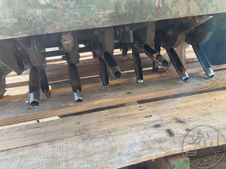 TURFCO TURNAER XT5 WALK BEHIND AERATOR 85398R00768 Lot 3208, 21ST ANNUAL COMMERCIAL TURF