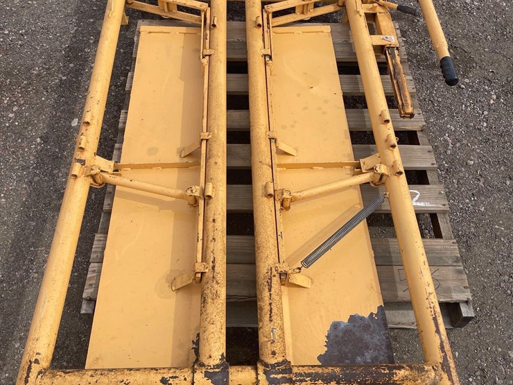 Foremost 30 Cattle Head Gate Lot 88, Pifer's Sioux Falls Spring