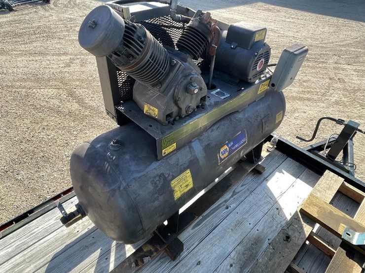 Napa Iron Man Air Compressor Lot HB8290, Farm Equipment