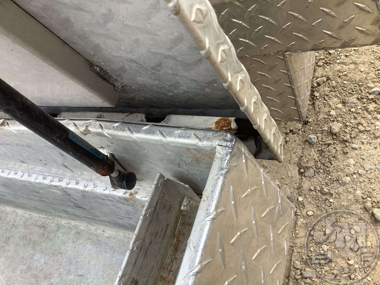 ALUMINUM TRUCK TOOLBOX, BROKEN LATCHES AND HINGE Lot 3335, 21ST ANNUAL COMMERCIAL TURF & GOLF