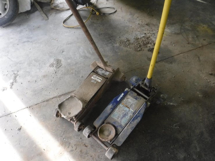 NAPA & Blackhawk Floor Jacks Lot GY8386, Farm Equipment