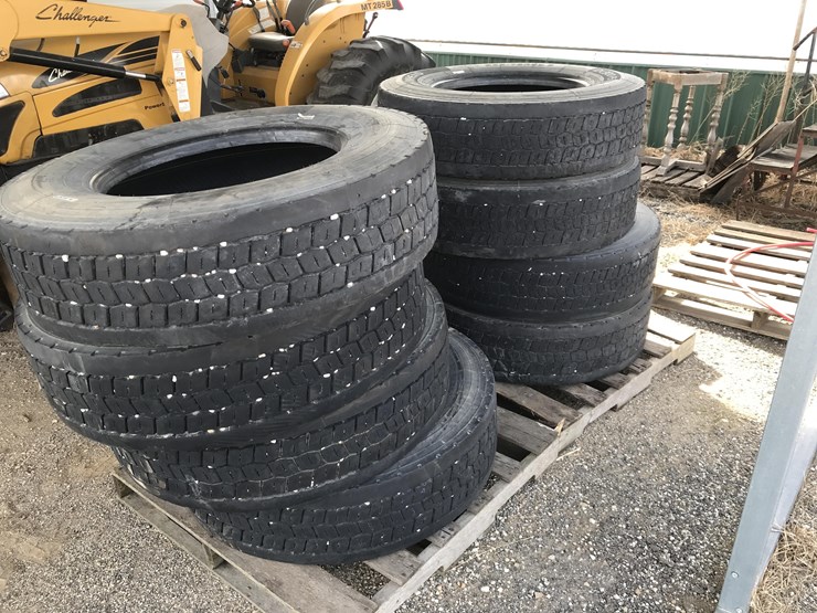IronHead IDL300FS 295/75R22.5 Tires Lot GZ8399, Farm Equipment