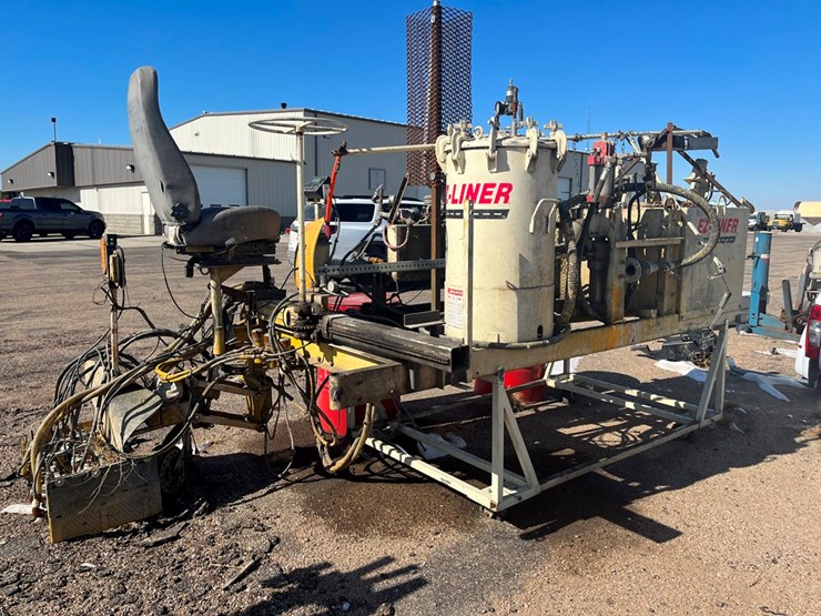 EZ Liner Highway Paint Striper (DR0671) Lot 321, Online Auction, 4/5