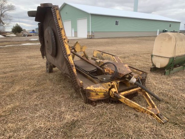 Brush Mower Lot 184, Pierz Spring Farm Consignment Auction, 4/9/2022