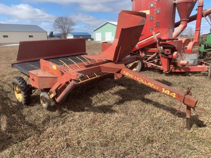 NEW HOLLAND 144 Lot 96, Pierz Spring Farm Consignment Auction, 4/9