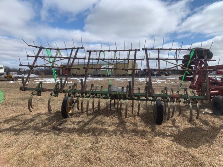 12 ft Field Cultivator Lot 41, Pierz Spring Farm Consignment Auction