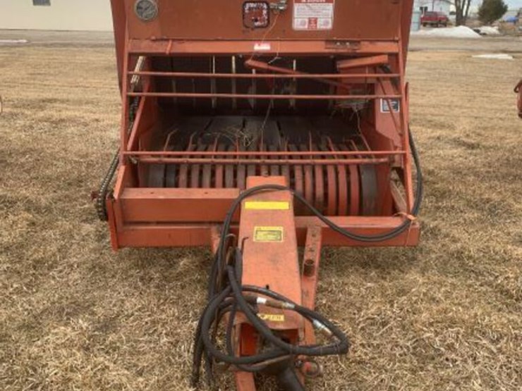 Mckee Round Baler Lot 182, Pierz Spring Farm Consignment Auction, 4