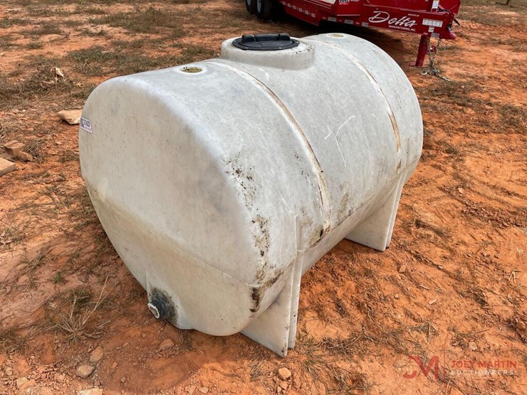 300 GALLON LIQUID HOLDING TANK Lot 36100, HIGH COUNTRY HEAVY
