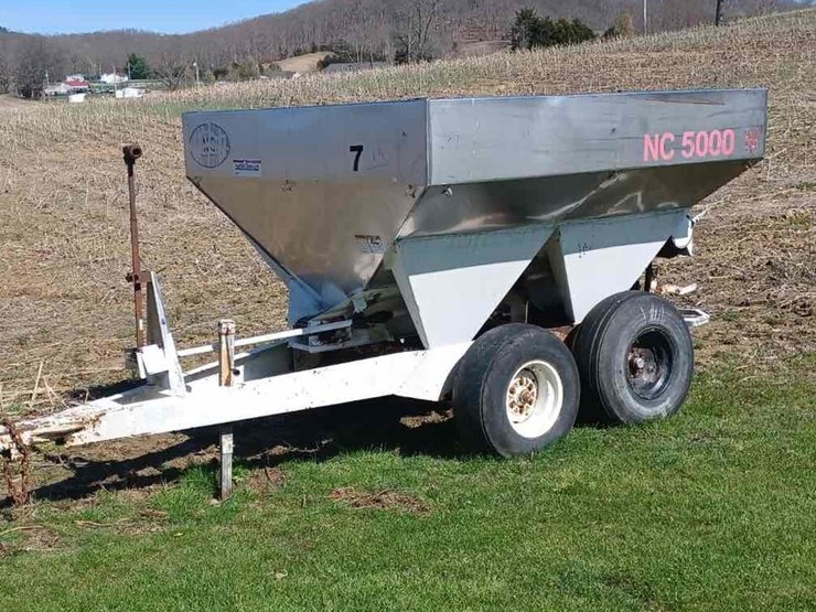 Fertilizer Buggy Lot 375, April 2022 Timed Farm Machinery