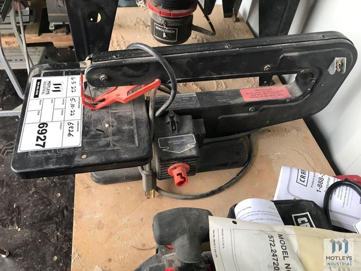 Craftsman 15 inch Motorized Scroll Saw/Sander Lot 6927, Construction