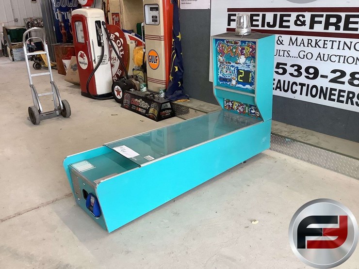 QUACKERS COIN OPERATED ARCADE BALL GAME, SEIDEL AMUSEMENT MACHINE CO