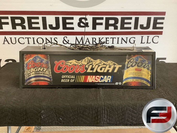 COORS LIGHT NASCAR POOL TABLE LIGHT Lot 1182, ANNUAL SPRING BIG BOY
