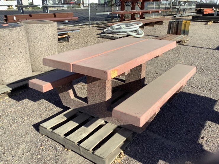 CONCRETE PICNIC TABLE Lot 2125, WSM Timed Auction Only), 4