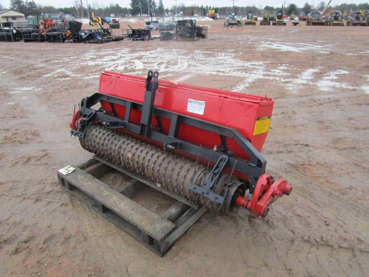 20186 • Brillion 3Point 6' Seeder Lot 20186, Spring Nitke