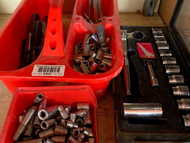 BlackHawk Socket Set 3/8 & Assorted Sockets Lot 8905, Alex Smith Estate, 4/26/2022, Musser