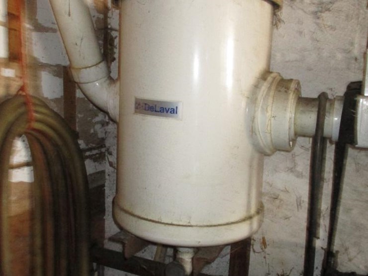 3946 • DeLaval Vacuum Pump Lot 3946, Roger Kaufman Farm Machinery