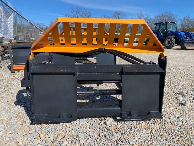 1241 • Wolverine Pallet Fork Hydraulic Adjustable Lot 1241