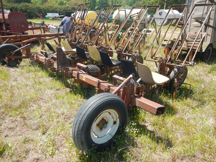 MECHANICAL 4row clip transplanter 46" spacing Lot 3, FARM