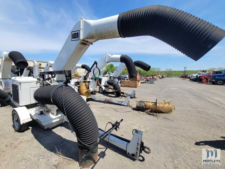2014 ODB Leaf Vac Lot 7166, Construction Equipment & Trucks LIVE