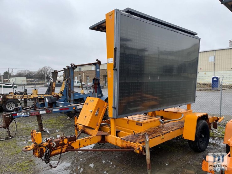 Solar Tech Message Board W/Trailer Lot 6782, Construction Equipment