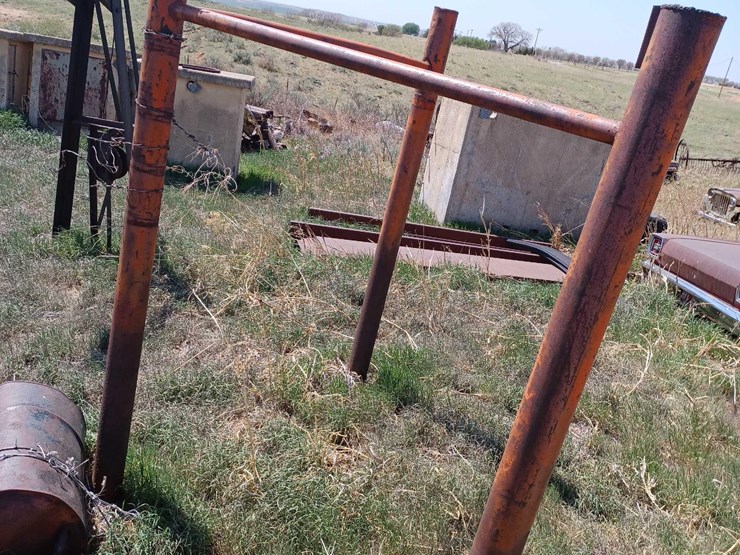 Pipe Fencing Corner 90 Degree Lot 727, Only Equipment