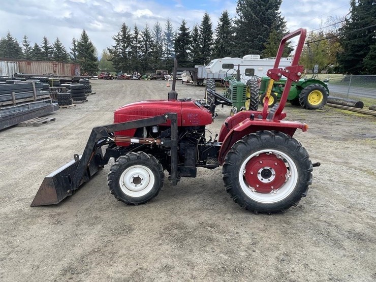 Jinma 284 4x4 Tractor w/ Loader, Needs Repairs Lot 6161, May