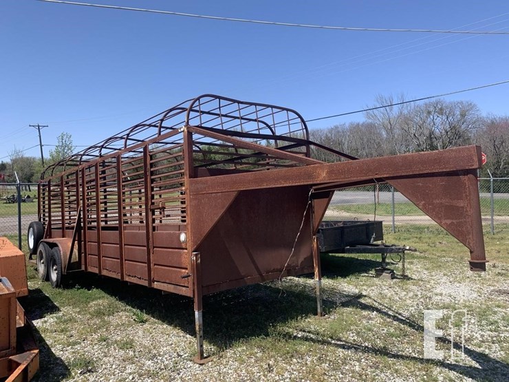 SHOPMADE LIVESTOCK TRAILER Lot , Bonham Farm & Ranch Consignment, 5