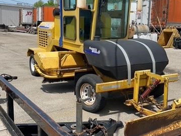 SUPERIOR BROOM DT80CT Lot , May Auction, 5/14/2022, Greg Howard