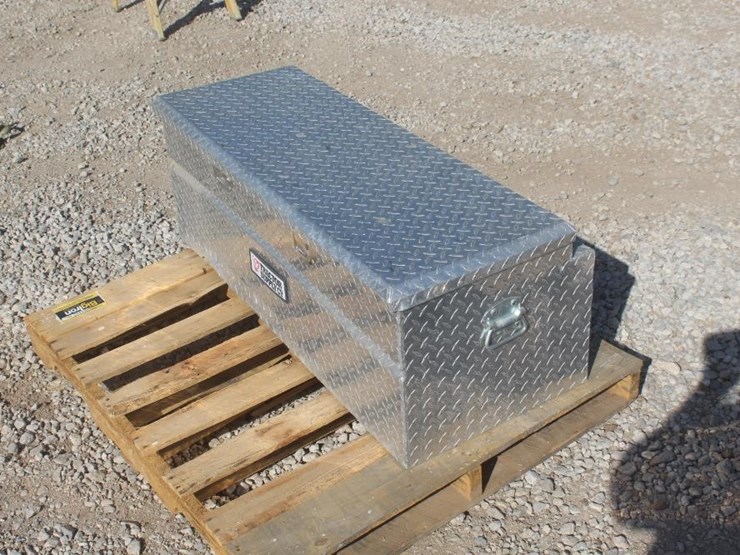 Tractor Supply Pickup Bed Storage Box Lot HE1250, Equipment Auction