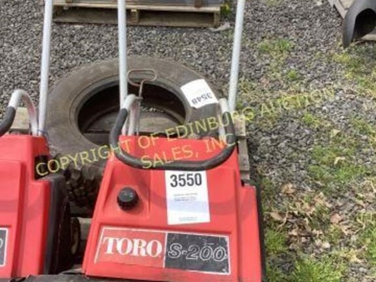 Toro S 200 snowblower condition UNKNOWN Lot 3550, 2022 Online