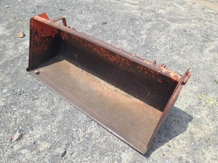 Kubota 5' Front End Loader Bucket Lot 2134, May 2022 Farm & Heavy
