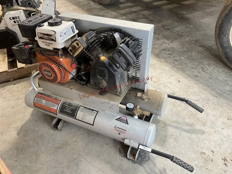Bulldog industrial compressor, CMXX 208cc Engine Lot 130